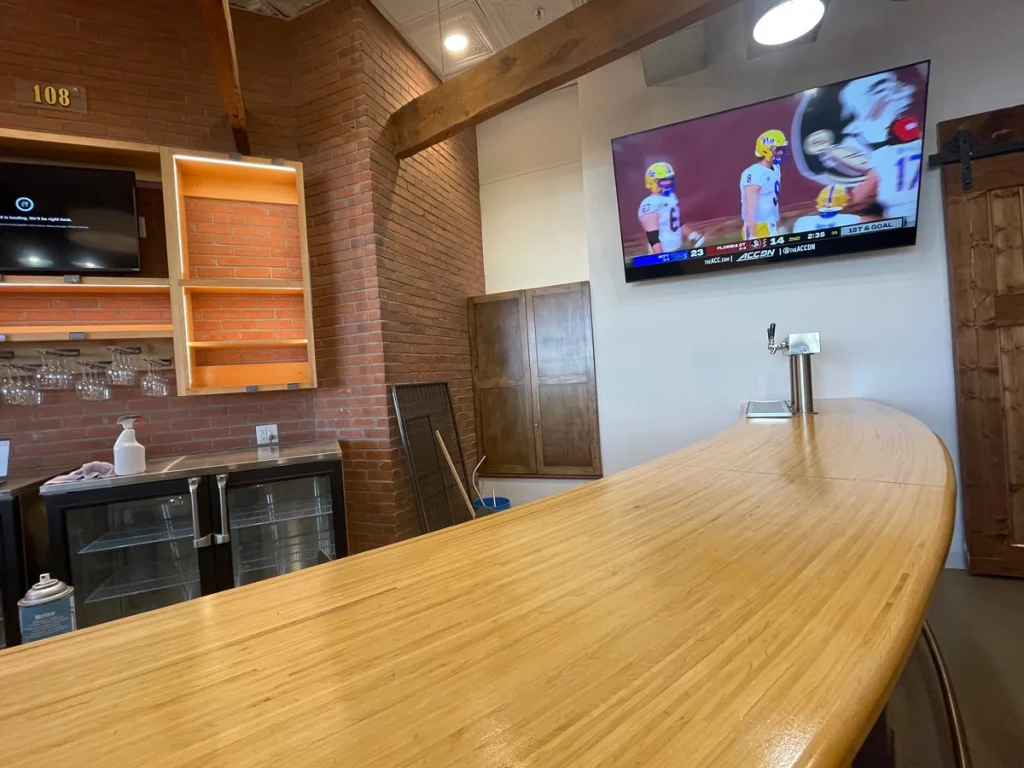 Market Bar - Bar top & football